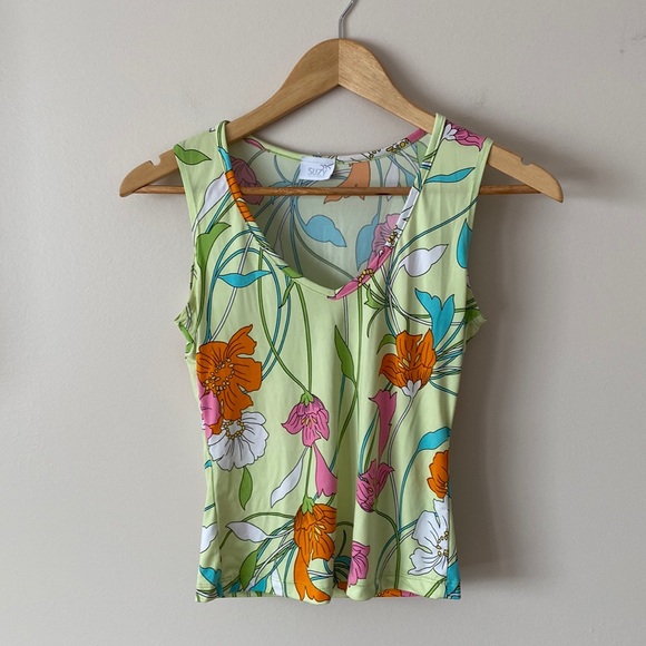 ❤️3 for $30❤️ Vintage Inspired Floral Neon Pastel Top - Picture 1 of 5